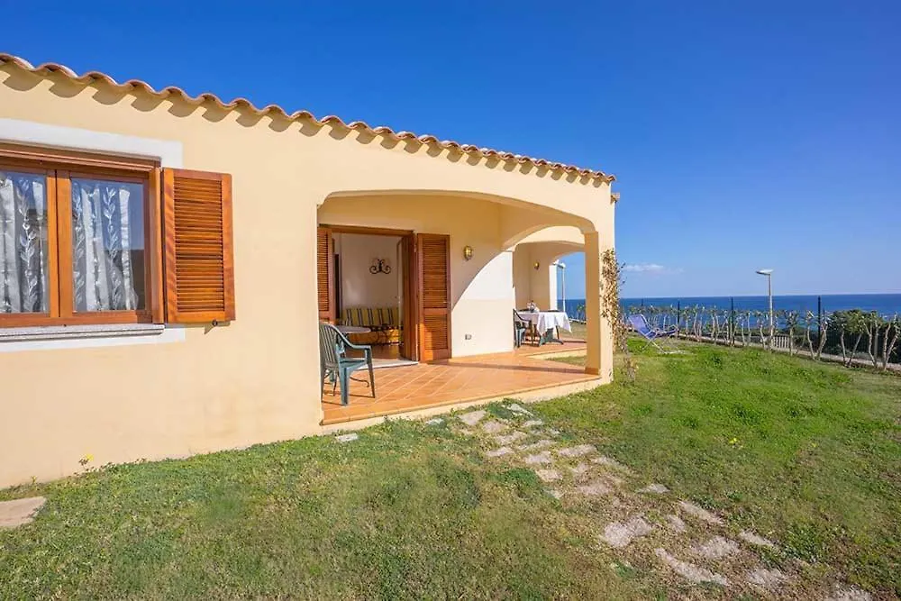residence baia sant anna con piscina Tanaunella Italia