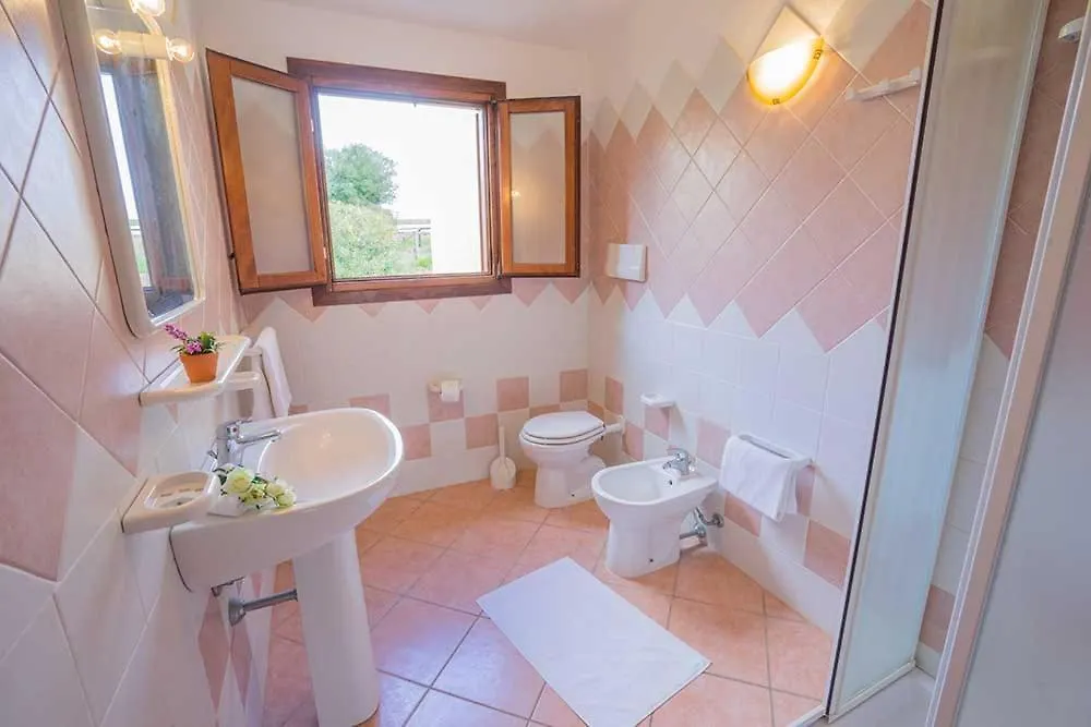residence baia sant anna con piscina Tanaunella Appartamento