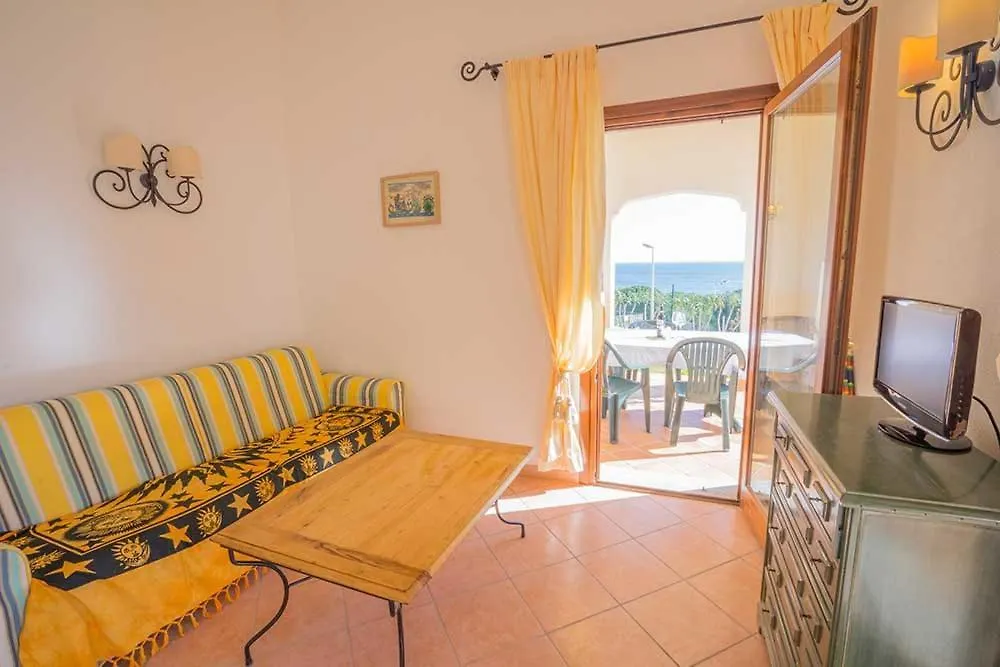 residence baia sant anna con piscina Tanaunella