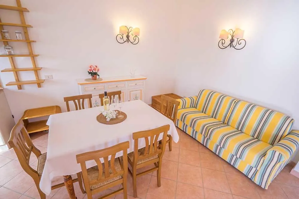 Appartamento residence baia sant anna con piscina Tanaunella Italia