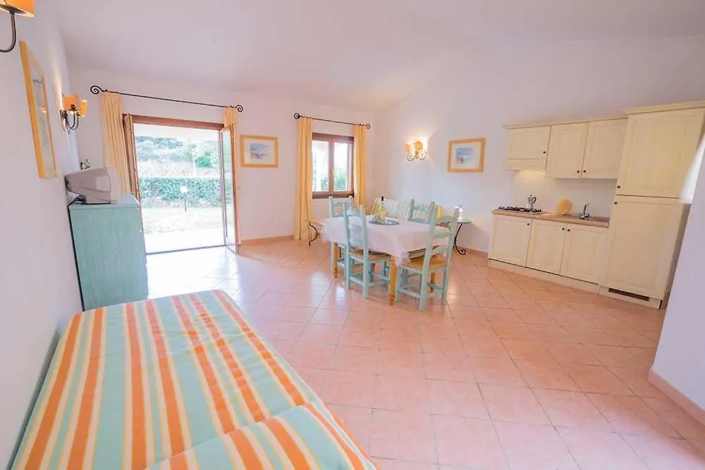 residence baia sant anna con piscina Tanaunella Appartamento