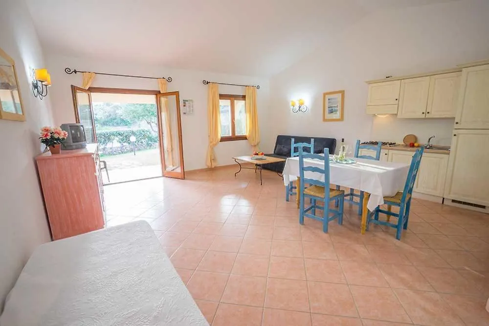 residence baia sant anna con piscina Tanaunella Appartamento