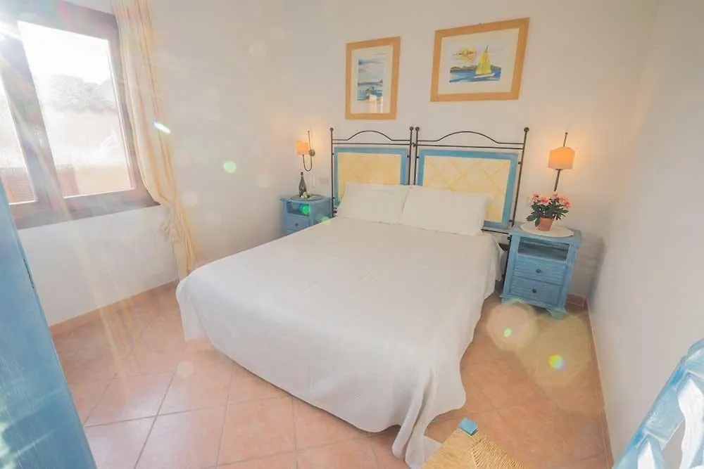 residence baia sant anna con piscina Tanaunella 0*,