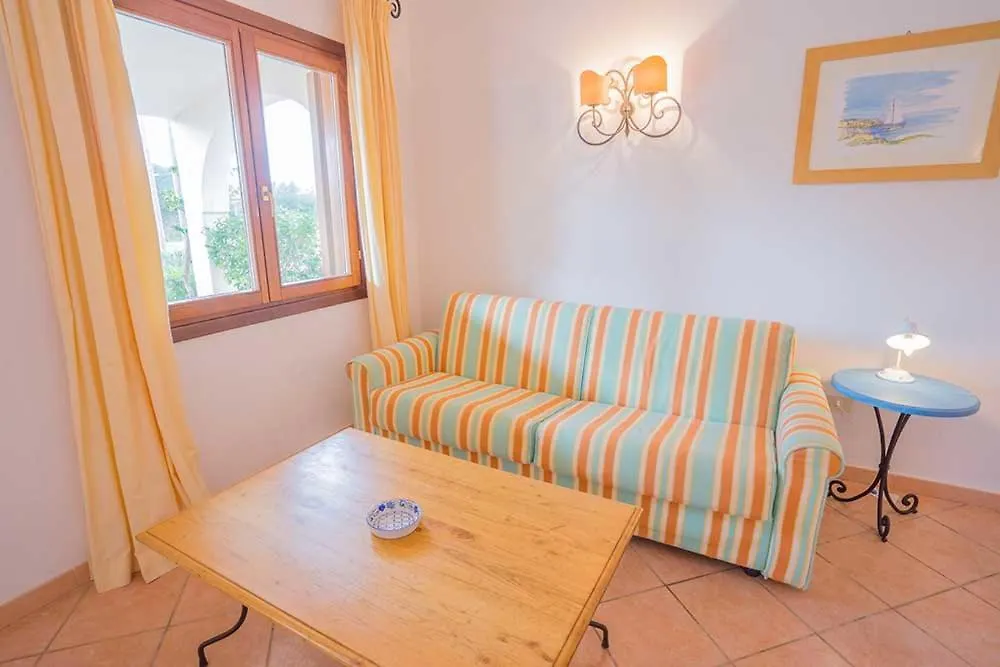 residence baia sant anna con piscina Tanaunella Appartamento